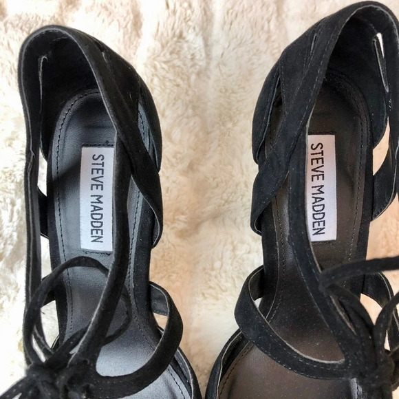Steve Madden | Black Velvet Pointed Tie Heels 8.5 - Picture 4 of 6